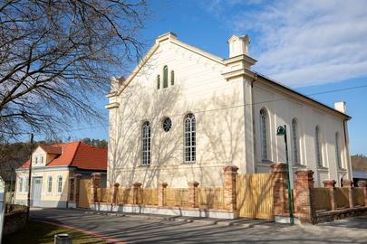 jüdische Synagoge und blauer Himmel